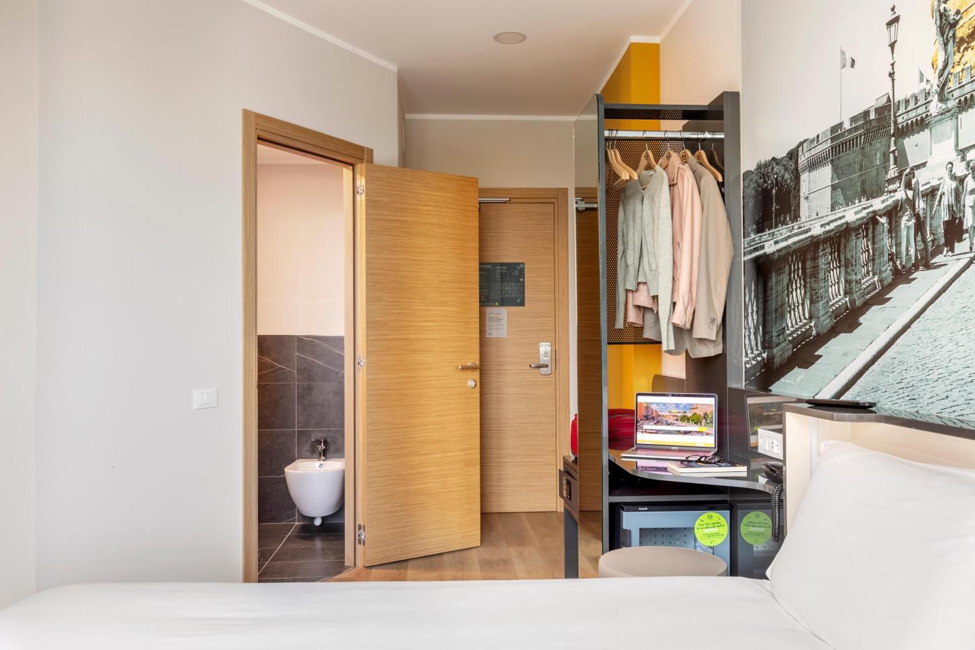 B&B Hotel Roma Fiumicino Aeroporto Fiera 2 ภายนอก รูปภาพ